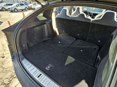 Used 2018 Tesla Model X 75D image 14