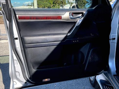 Used 2016 Lexus GX 460 Luxury image 25