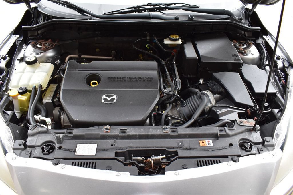 Used 2011 MAZDA MAZDA3 i Touring FWD image 12