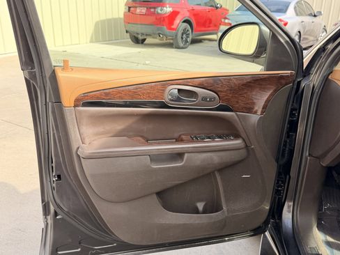 Used 2016 Buick Enclave Premium image 17