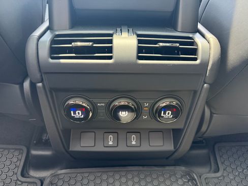 Certified 2026 Land Rover Defender 110 OCTA AWD/4WD image 17