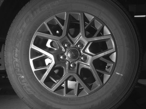 Used 2025 Jeep Wrangler Sahara image 13