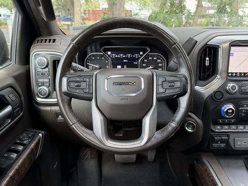 Used 2020 GMC Sierra 1500 Denali w/ Denali Ultimate Package AWD/4WD image 34
