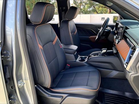 Used 2024 GMC Canyon AT4 w/ Canyon Safety Plus Package image 6