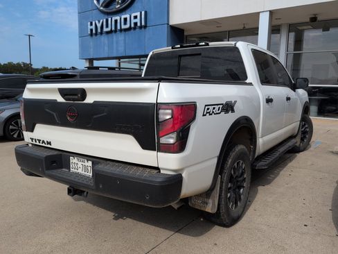 Used 2023 Nissan Titan PRO-4X w/ Pro-4x Convenience Package AWD/4WD image 3