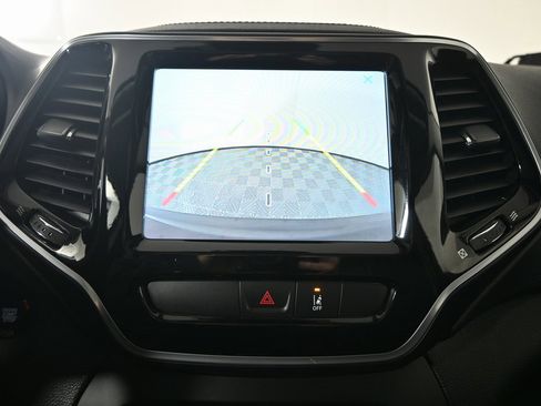 Used 2022 Jeep Cherokee Limited image 30