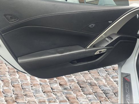 Used 2019 Chevrolet Corvette Stingray Coupe w/ 1LT image 9