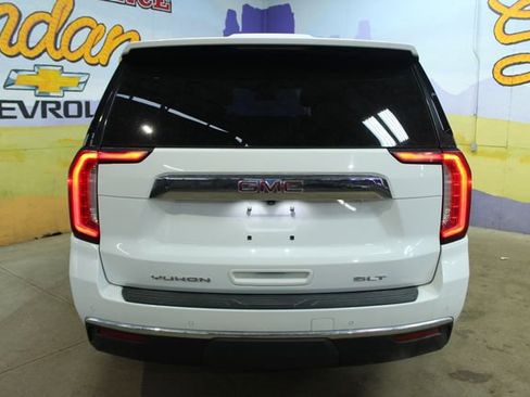 Used 2023 GMC Yukon XL SLT w/ SLT Luxury Package AWD/4WD image 4