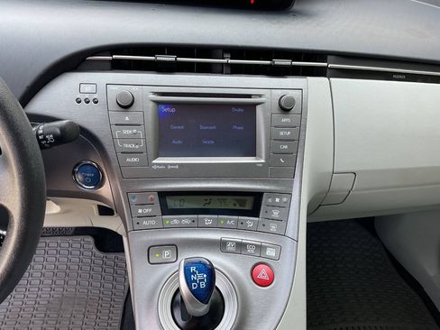 Used 2015 Toyota Prius Three FWD image 22