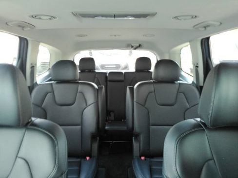 Used 2025 Kia Telluride S AWD/4WD image 37