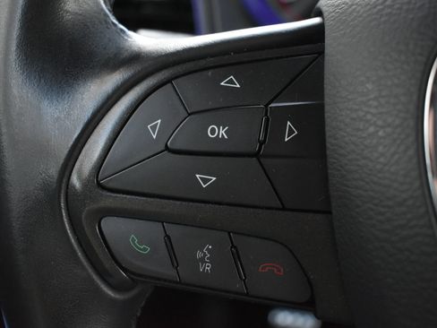 Used 2016 Dodge Challenger R/T image 19