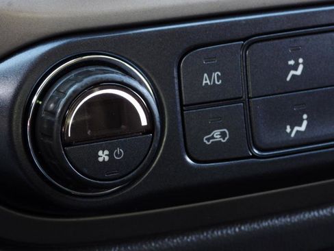 Used 2018 Chevrolet Colorado Z71 image 62