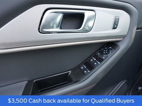 New 2026 Ford Explorer Active w/ Active Comfort Package image 15