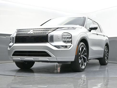 Used 2022 Mitsubishi Outlander SEL image 41