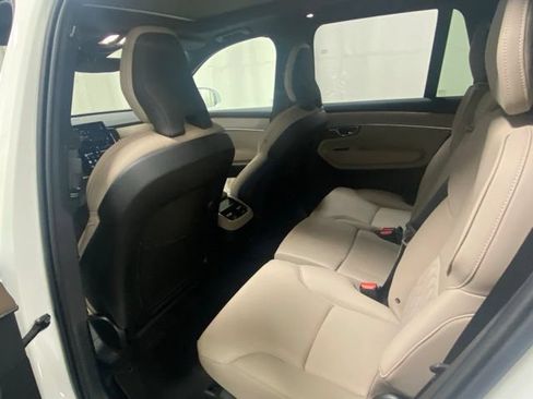 Used 2025 Volvo XC90 B6 Plus AWD/4WD image 13