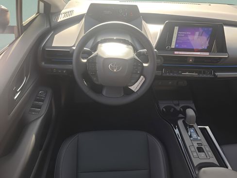 New 2026 Toyota Prius Plug-In Hybrid FWD image 12
