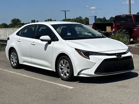 Used 2025 Toyota Corolla LE FWD image 19