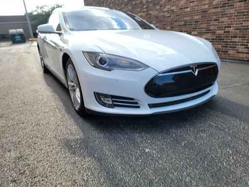 Used 2015 Tesla Model S 70D AWD/4WD image 25