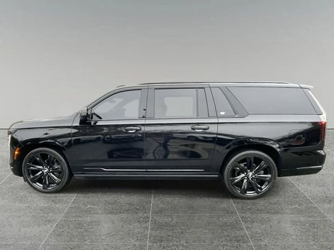 Certified 2025 Cadillac Escalade ESV Sport Platinum image 2