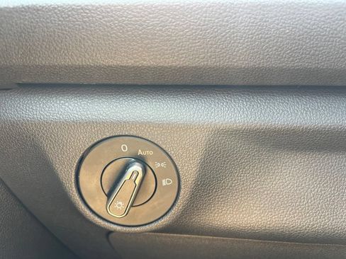 Used 2024 Volkswagen Jetta SE FWD image 21