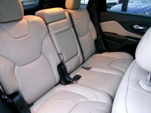 Used 2015 Jeep Grand Cherokee Limited image 21