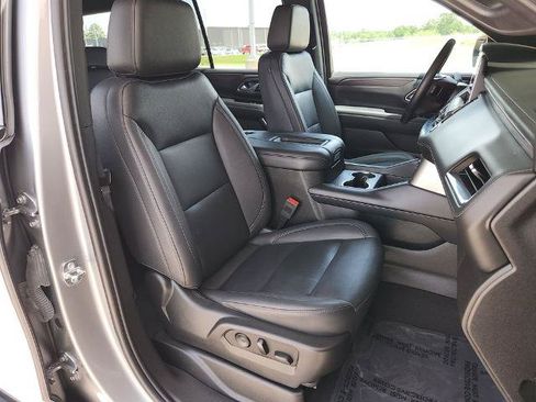 Used 2023 Chevrolet Tahoe LT w/ Luxury Package AWD/4WD image 17