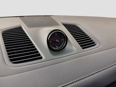 Certified 2023 Porsche Cayenne AWD/4WD image 19