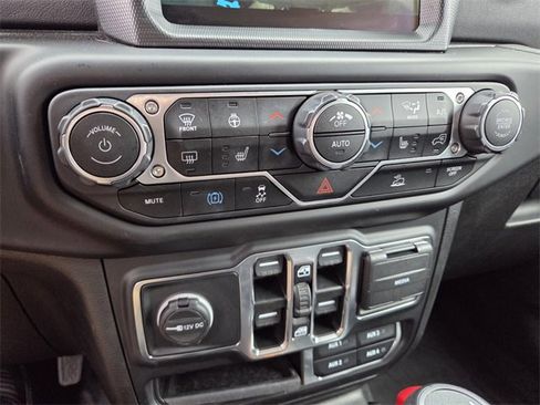 Used 2022 Jeep Wrangler Unlimited Sahara w/ Cold Weather Group image 31