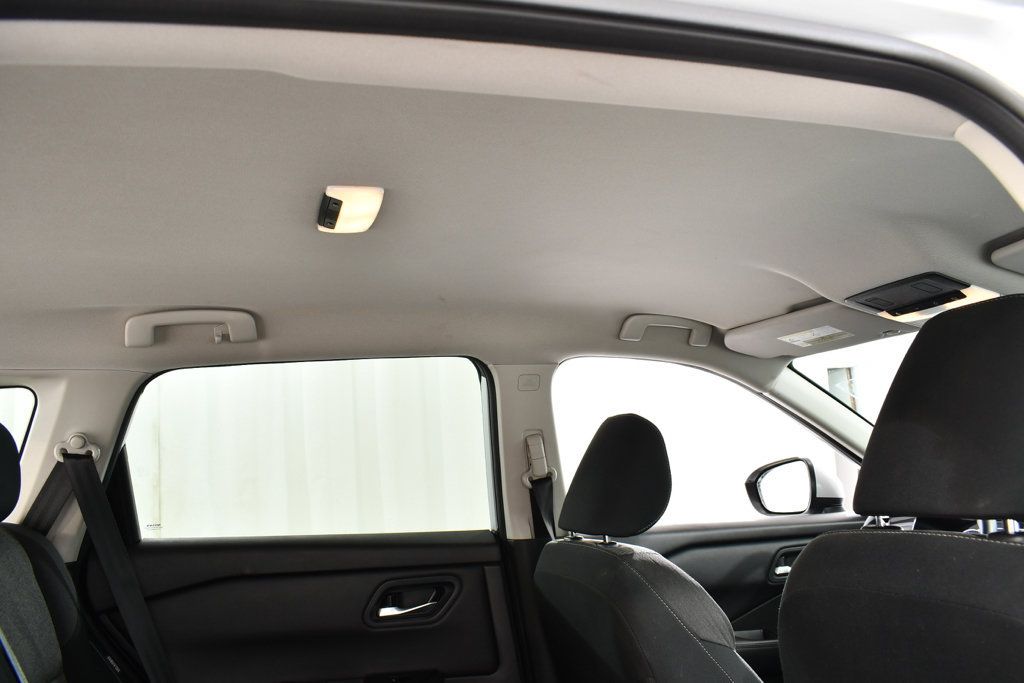 Used 2024 Nissan Rogue SV AWD/4WD image 18