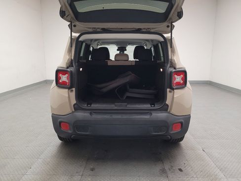 Used 2015 Jeep Renegade Latitude image 29