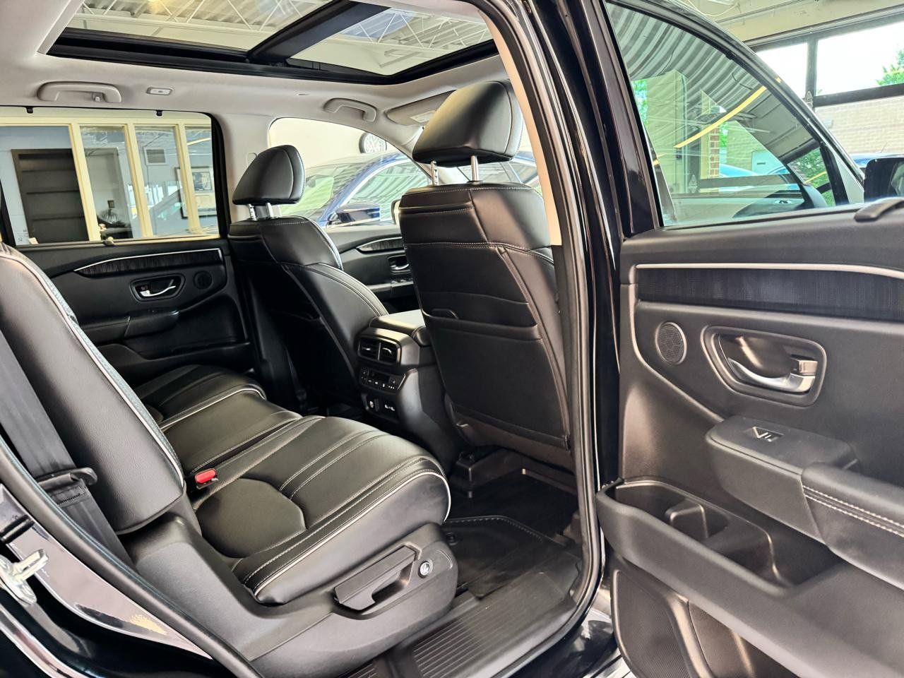 Used 2023 Honda Pilot Elite image 30