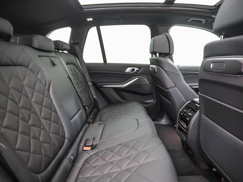 Used 2026 BMW X5 xDrive40i w/ M Sport Package image 26