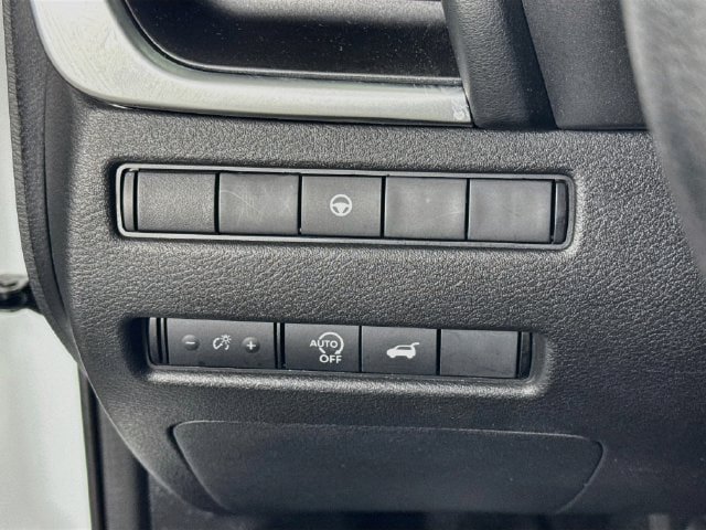 Used 2024 Nissan Rogue SV FWD image 10