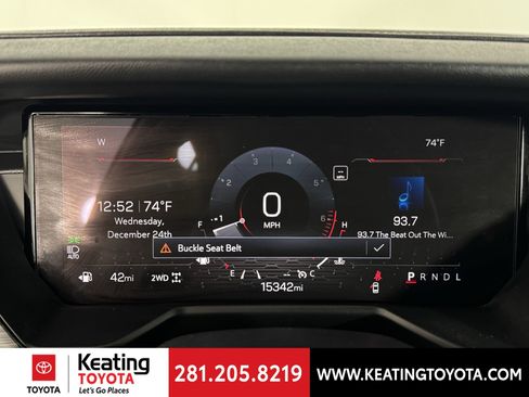 Used 2025 GMC Acadia Elevation image 23