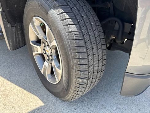Used 2019 Chevrolet Colorado Z71 AWD/4WD image 17