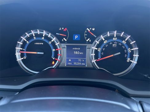 Used 2018 Toyota 4Runner SR5 Premium image 27