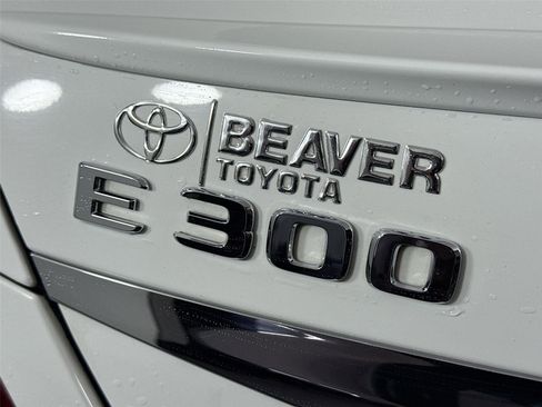 Used 2017 Mercedes-Benz E 300 4MATIC image 11