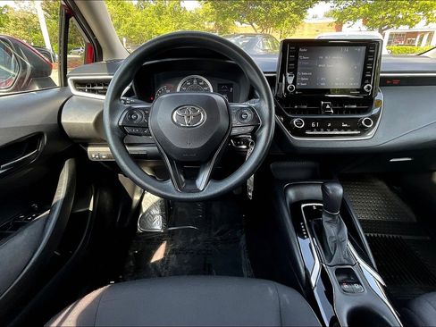 Used 2022 Toyota Corolla LE FWD image 5