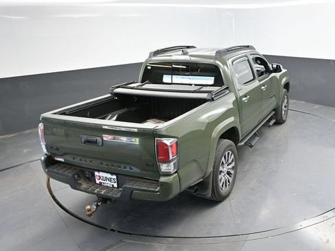 Used 2022 Toyota Tacoma Limited AWD/4WD image 34