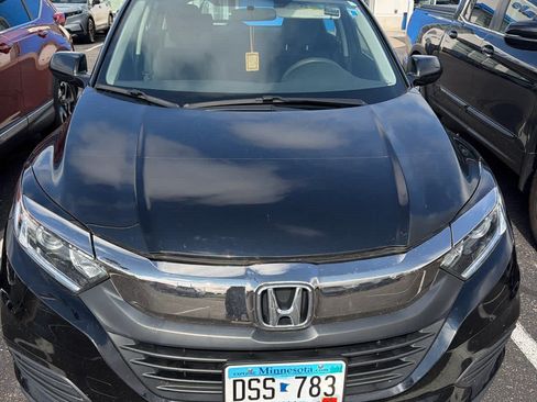 Used 2019 Honda HR-V LX image 2