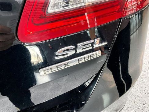 Used 2018 Ford Taurus SEL FWD image 25