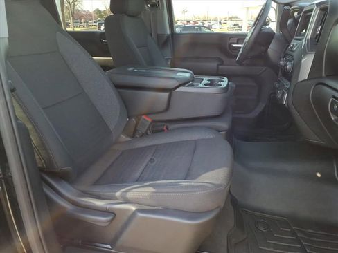 Used 2024 Chevrolet Silverado 2500 Custom w/ Custom Value Package image 16