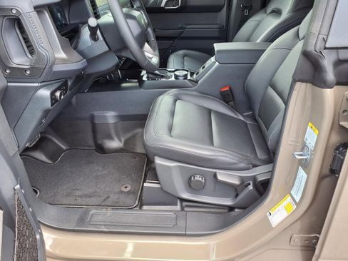 New 2025 Ford Bronco Badlands image 7