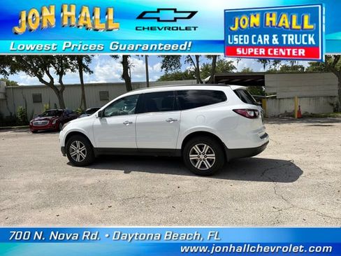 Used 2017 Chevrolet Traverse LT AWD/4WD image 6