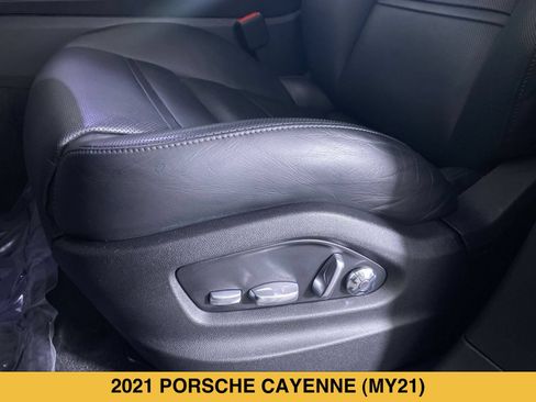 Used 2021 Porsche Cayenne AWD/4WD image 10