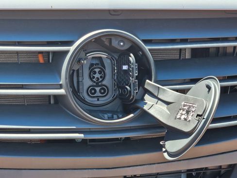 Used 2024 Mercedes-Benz eSprinter 170 Cargo w/ Dashboard Charging Package image 10