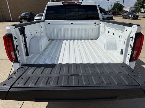 Used 2025 GMC Sierra 1500 SLT AWD/4WD image 28
