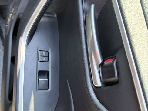 Used 2025 Toyota RAV4 XLE AWD/4WD image 13