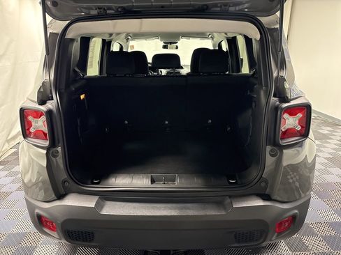 Used 2019 Jeep Renegade Sport w/ Sport Appearance Group image 9