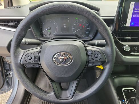 Used 2025 Toyota Corolla LE FWD image 18